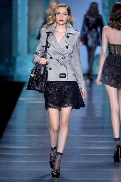 Look 13